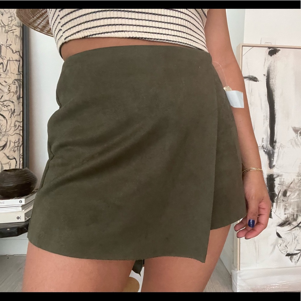 Faux suede skort